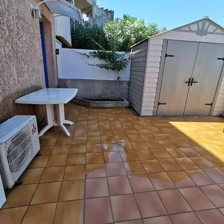 Bord De Apartment